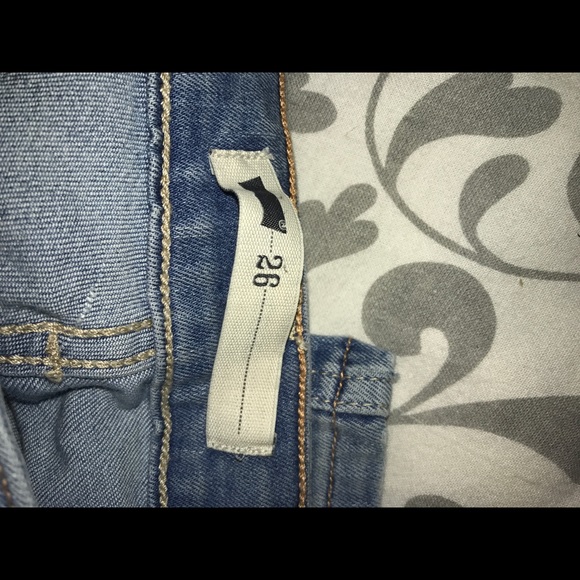 26 Levi's skinny jeans. - Picture 4 of 5